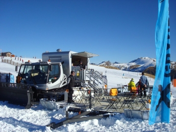 Dameuse en mode foodtruck