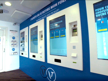 Espace de vente avec 4 bornes Kiosk Monolite