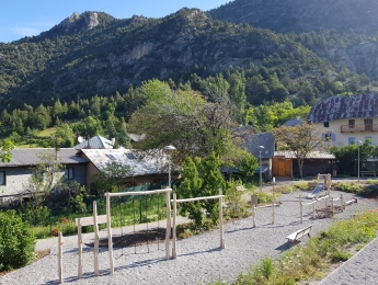 Aire de Jeux Naturelle dans Les Hautes